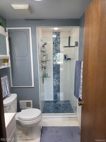 29443 W Nottingham Circle, Warren, MI 48092