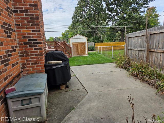 29443 W Nottingham Circle, Warren, MI 48092