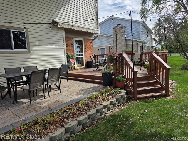 29443 W Nottingham Circle, Warren, MI 48092