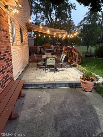 29443 W Nottingham Circle, Warren, MI 48092