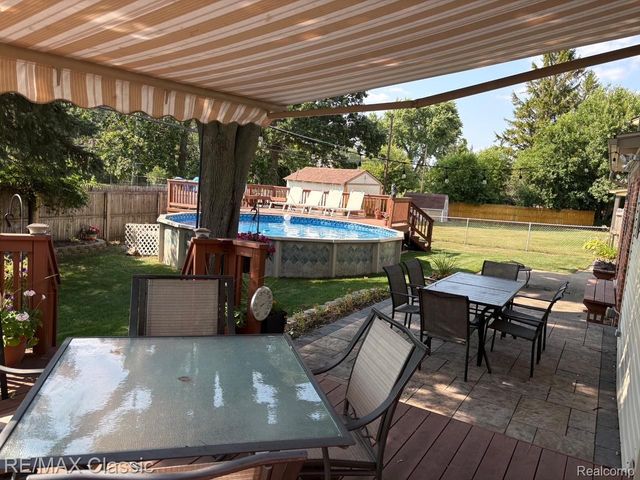 29443 W Nottingham Circle, Warren, MI 48092