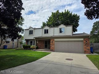 29443 W Nottingham Circle, Warren, MI 48092