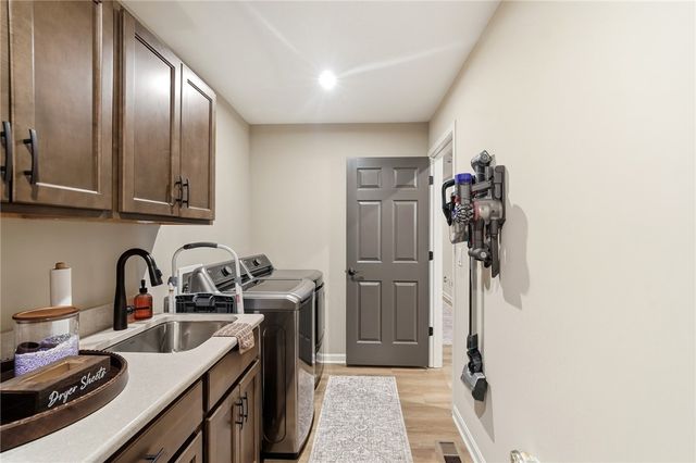 5455 Sheldon Close, Franklin, OH 45005