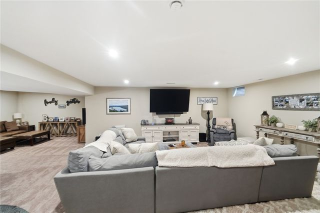 5455 Sheldon Close, Franklin, OH 45005