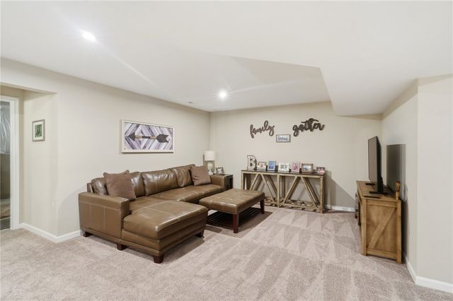 5455 Sheldon Close, Franklin, OH 45005