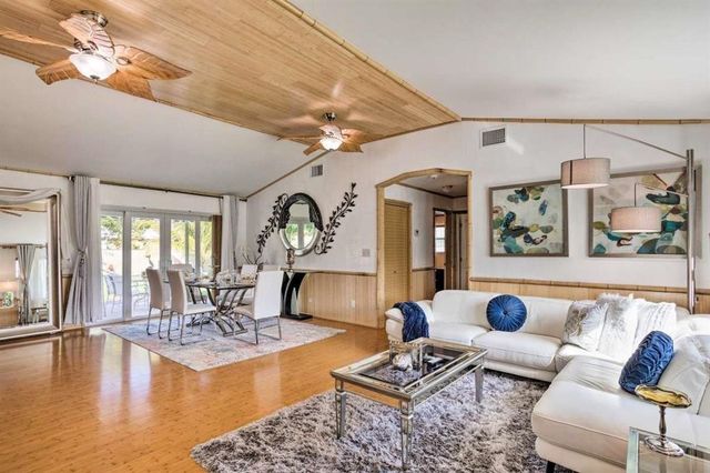 423 SW 1st Avenue, Boynton Beach, FL 33435