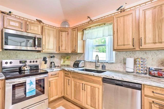 423 SW 1st Avenue, Boynton Beach, FL 33435