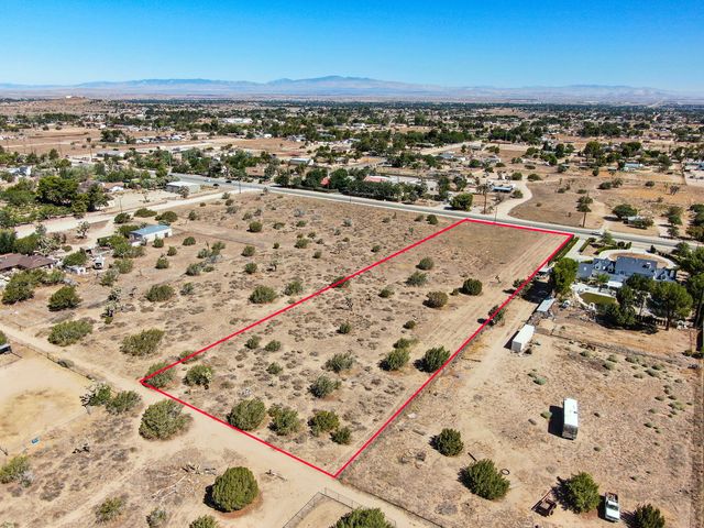 2060 West Avenue N, Palmdale, CA 93551
