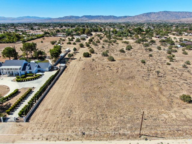 2060 West Avenue N, Palmdale, CA 93551