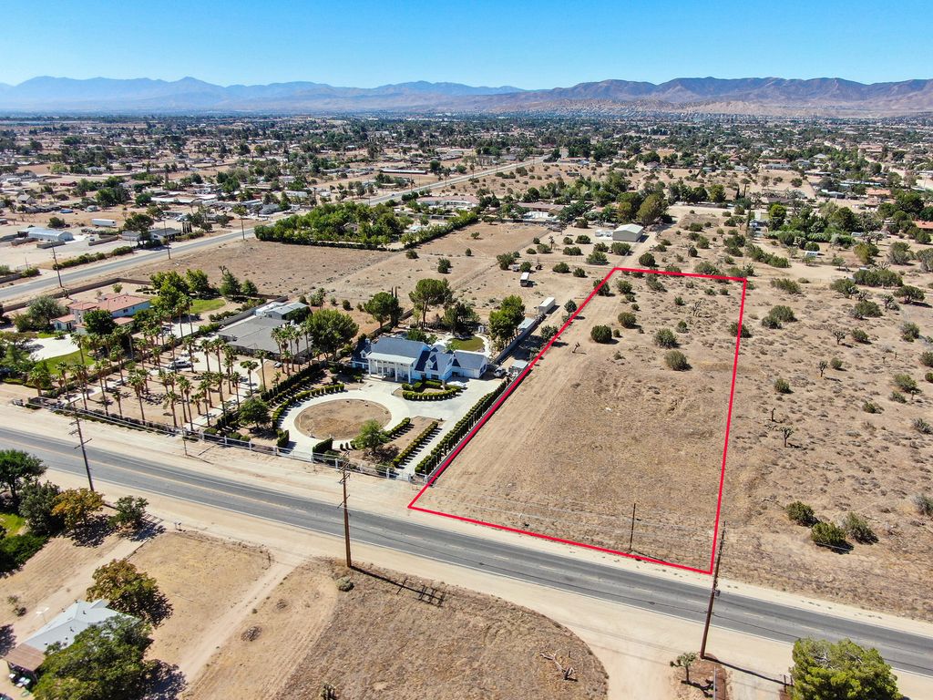 2060 West Avenue N, Palmdale, CA 93551