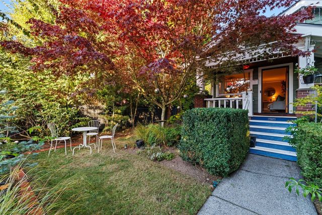 3820 44th Avenue SW, Seattle, WA 98116