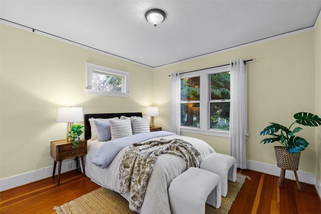 3820 44th Avenue SW, Seattle, WA 98116