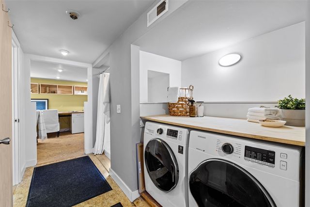 3820 44th Avenue SW, Seattle, WA 98116