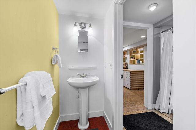 3820 44th Avenue SW, Seattle, WA 98116