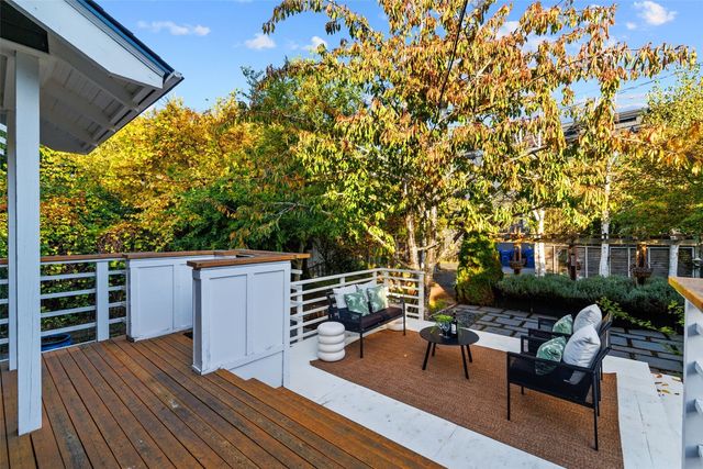 3820 44th Avenue SW, Seattle, WA 98116