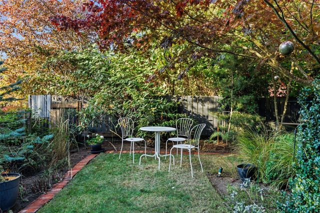 3820 44th Avenue SW, Seattle, WA 98116
