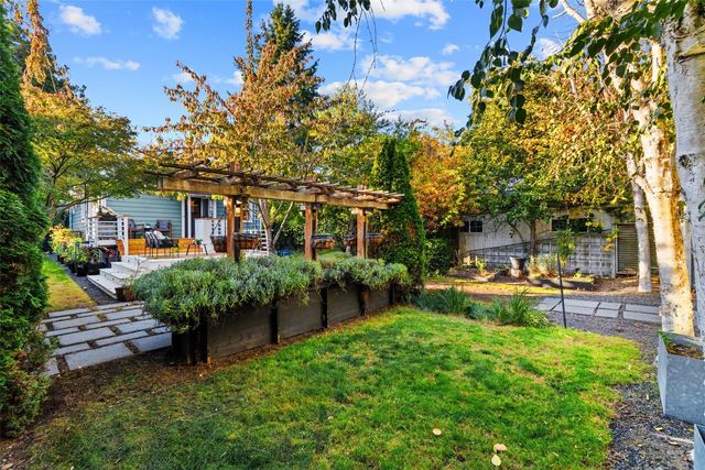 3820 44th Avenue SW, Seattle, WA 98116