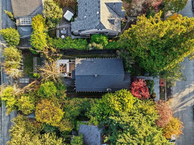 3820 44th Avenue SW, Seattle, WA 98116