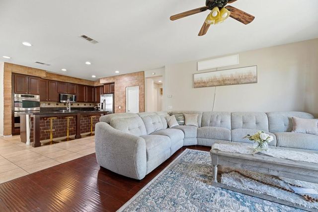 30241 Trois Valley Street, Murrieta, CA 92563