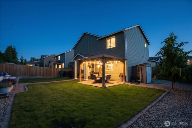 963 Bondgard Avenue E, Enumclaw, WA 98022