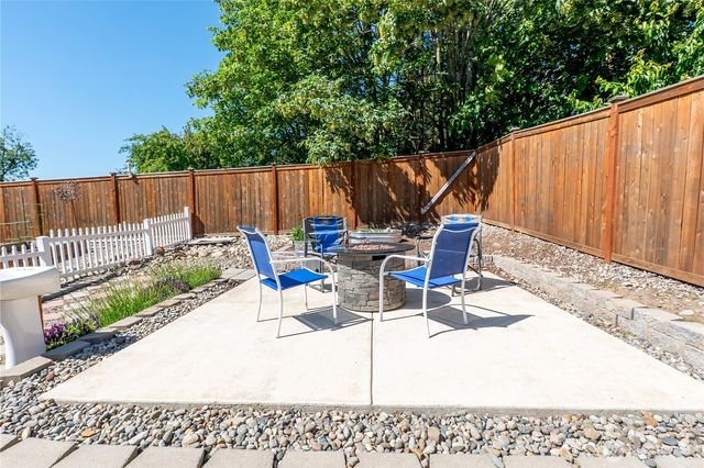 963 Bondgard Avenue E, Enumclaw, WA 98022