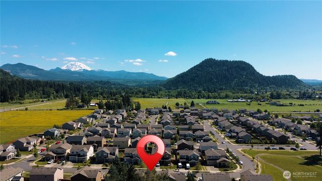 963 Bondgard Avenue E, Enumclaw, WA 98022