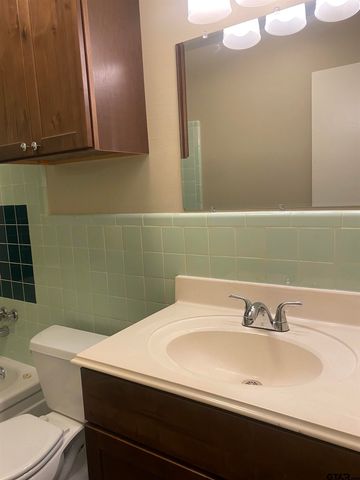 5235 Julia Dr, Tyler, TX 75708