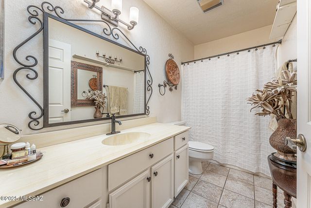 920 W Camino Sagasta, Green Valley, AZ 85622