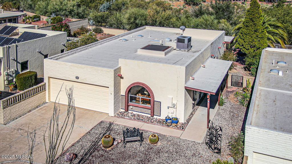 920 W Camino Sagasta, Green Valley, AZ 85622