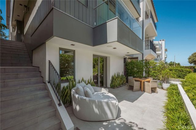 457 26th Street, Manhattan Beach, CA 90266