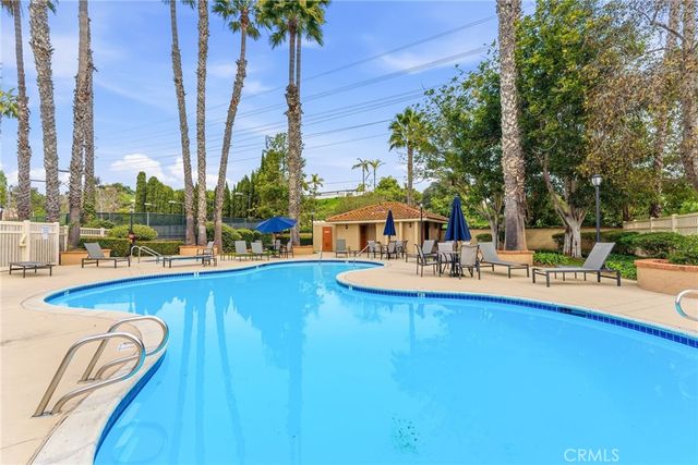 7767 Caminito Monarca 100, Carlsbad, CA 92009