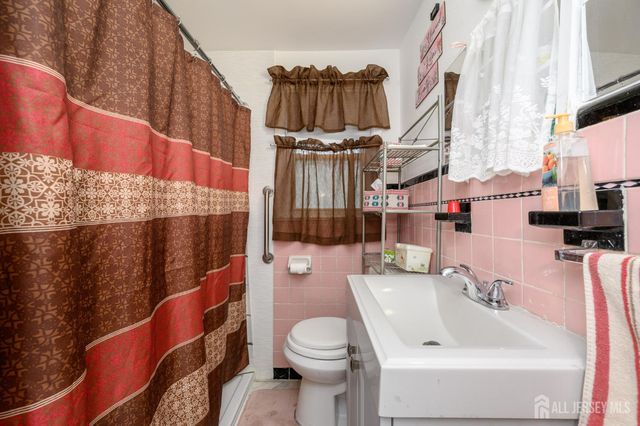 4 Homestead Avenue, Avenel, NJ 07001