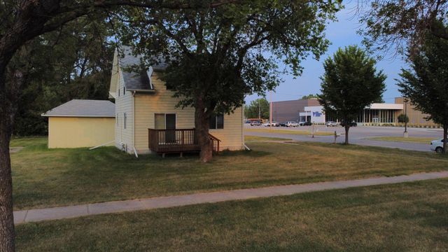 1706 N 4th Avenue, Moorhead, MN 56560
