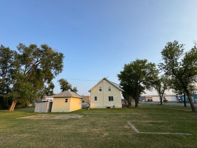 1706 N 4th Avenue, Moorhead, MN 56560