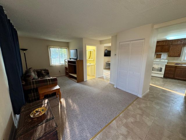 1706 N 4th Avenue, Moorhead, MN 56560