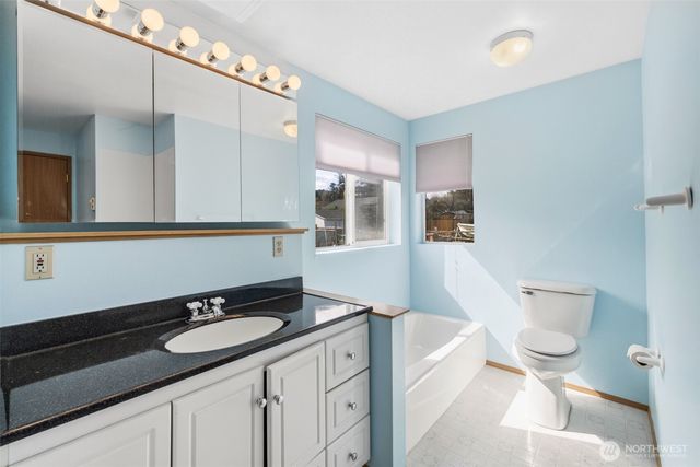 1002 W GLENWOOD ST, Port Angeles, WA 98362