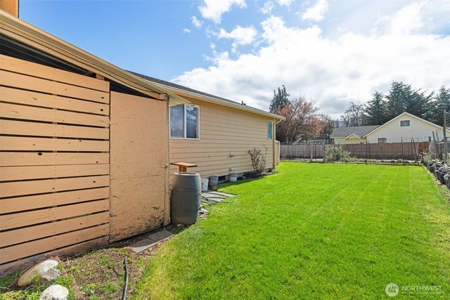 1002 W GLENWOOD ST, Port Angeles, WA 98362