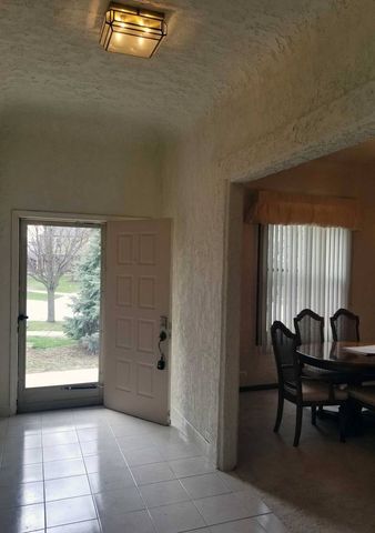 952 Norwood Court, Naperville, IL 60540