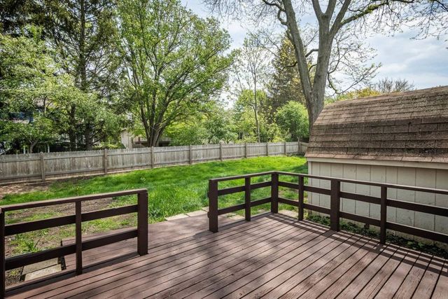 952 Norwood Court, Naperville, IL 60540