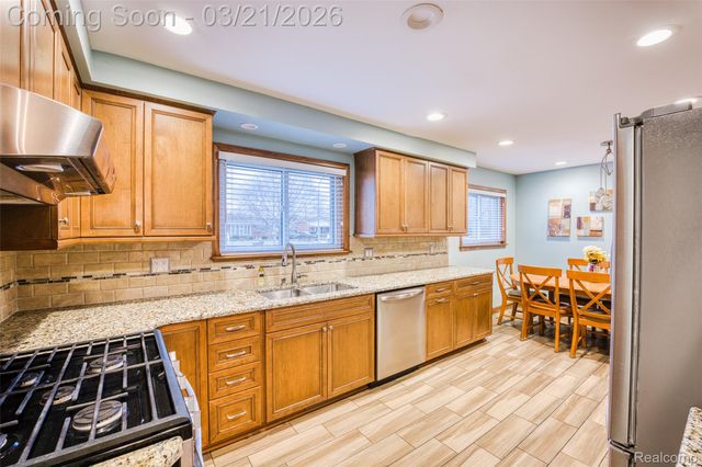 1799 Grange Road, Trenton, MI 48183