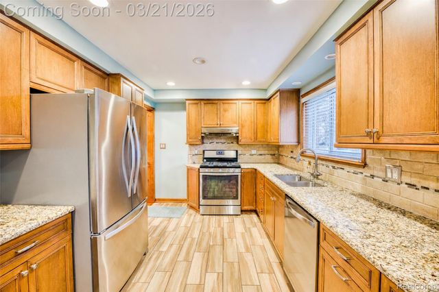 1799 Grange Road, Trenton, MI 48183