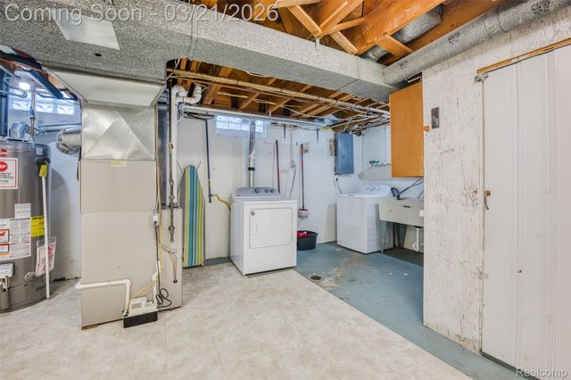 1799 Grange Road, Trenton, MI 48183