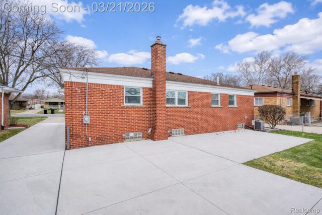 1799 Grange Road, Trenton, MI 48183