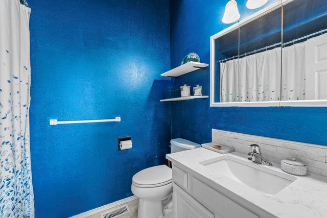 6811 W Johannsen Ave, Nine Mile Falls, WA 99026