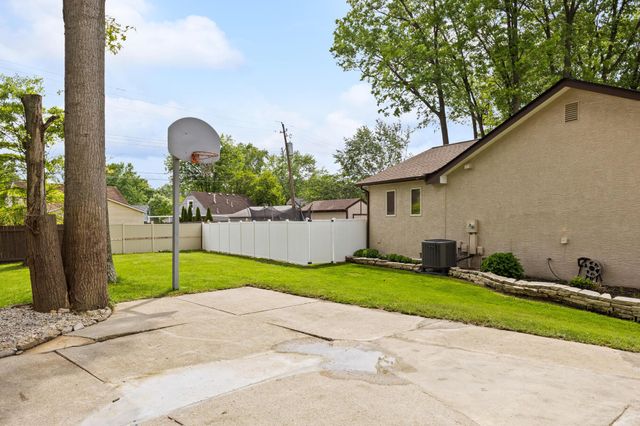 4999 Doral Avenue, Columbus, OH 43213