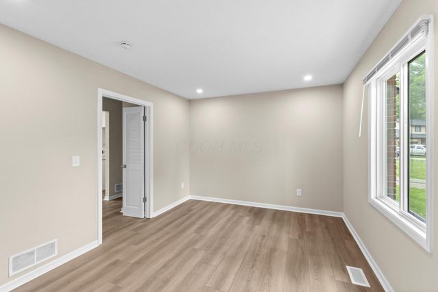 4999 Doral Avenue, Columbus, OH 43213