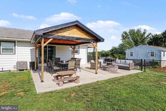 330 DOUBLING GAP RD, Newville, PA 17241