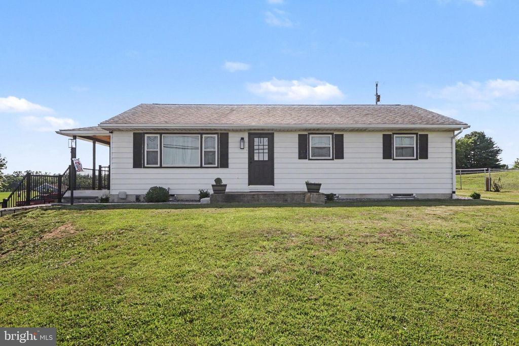 330 DOUBLING GAP RD, Newville, PA 17241