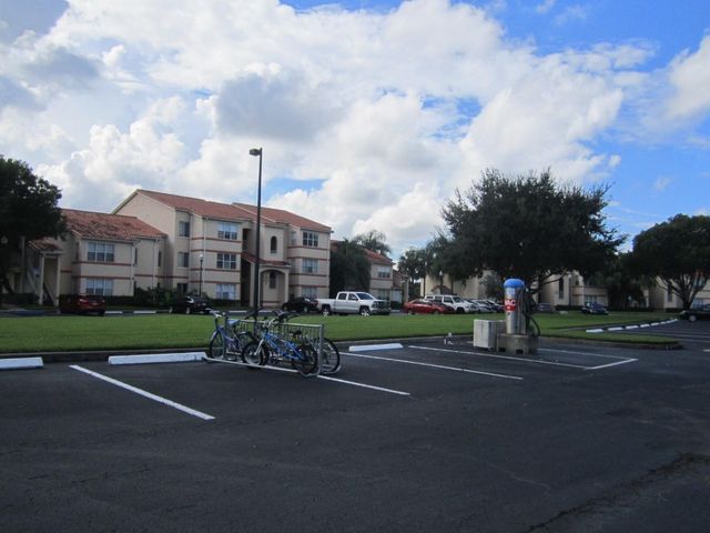 3310 Pinewalk Drive 1812, Margate, FL 33063