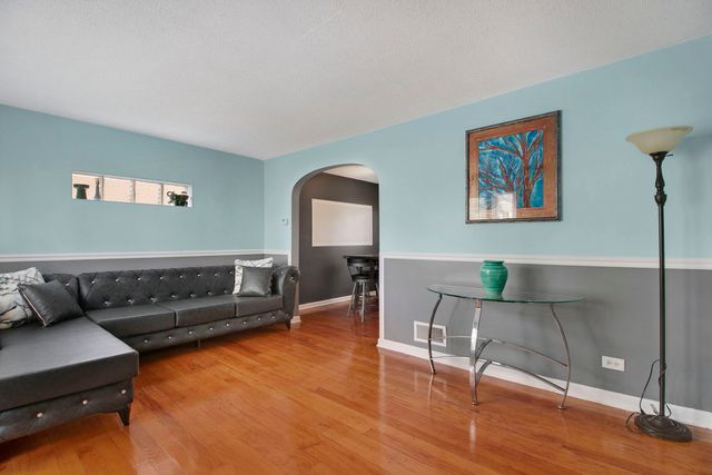 1107 Marshall Avenue, Bellwood, IL 60104